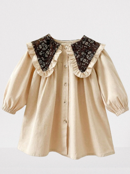 Kinderjurk met Bloemenaccent en Knoopsluiting – Elegant & Speels