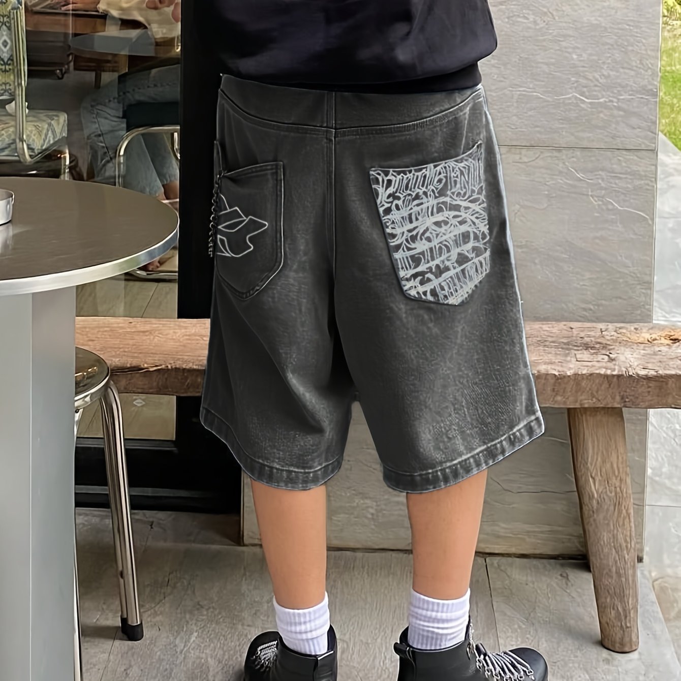 Casual Bermuda Denim Shorts – Loose Fit with Stylish Floral Embroidery