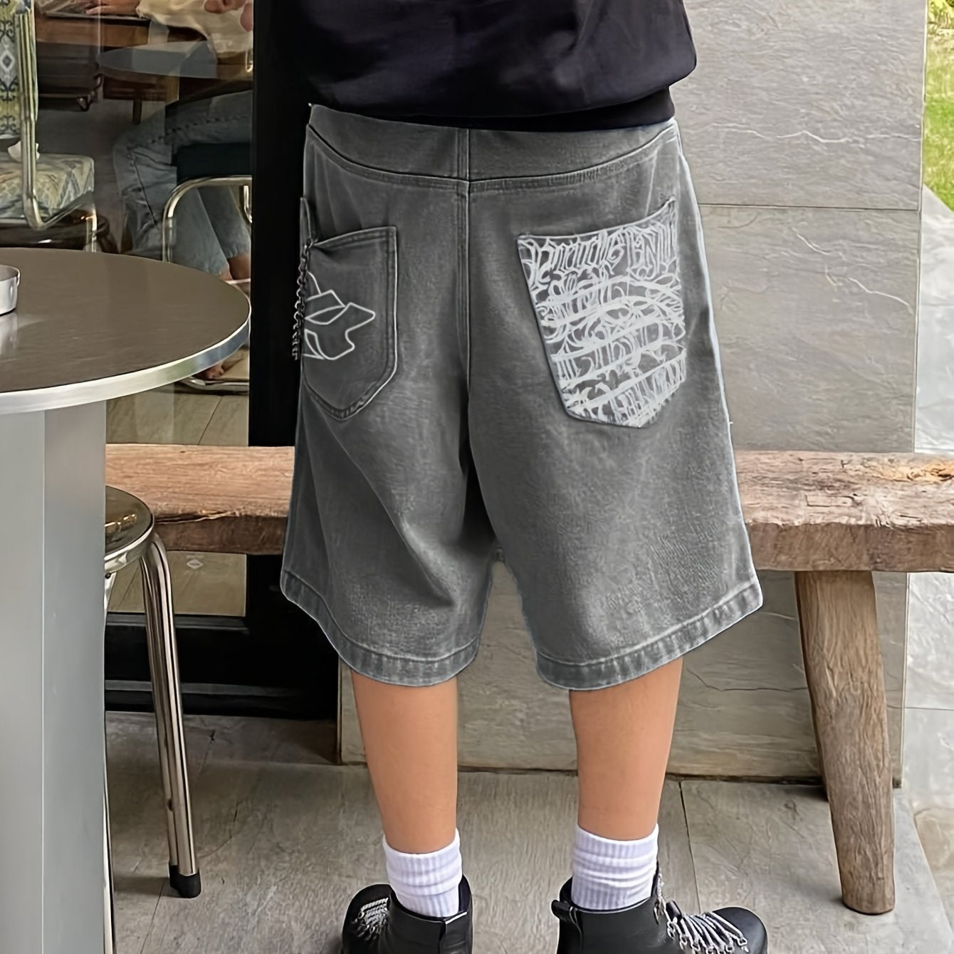 Casual Bermuda Denim Shorts – Loose Fit with Stylish Floral Embroidery