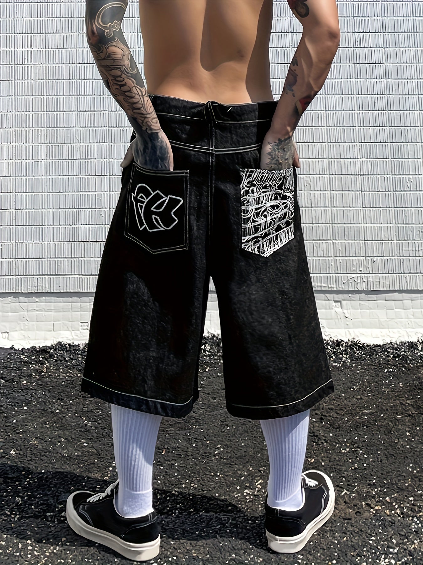 Casual Bermuda Denim Shorts – Loose Fit with Stylish Floral Embroidery