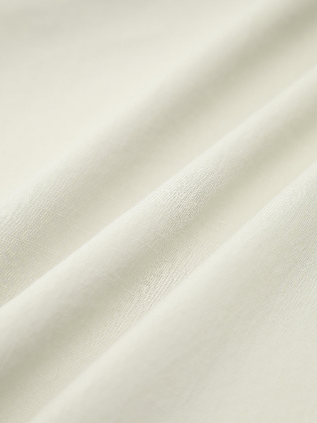 Witte Midi-Rok met Zwarte Strikjes en Plooidetails – Elegant & Vrouwelijk