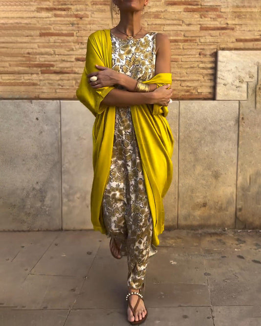 Luxe Kaftan Set voor Dames met Gouden Broek en Cape