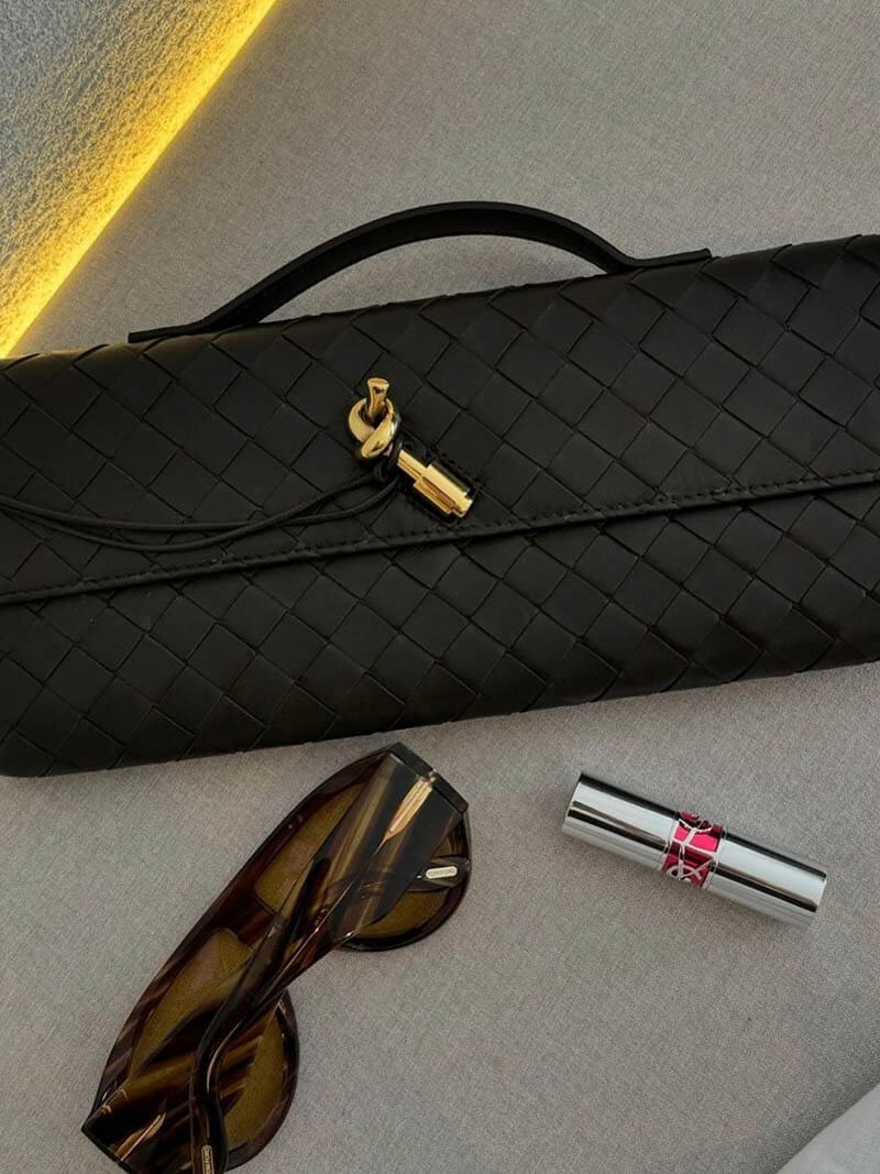 Chique Gevlochten Dameshandtas met Luxe Gouden Sluiting