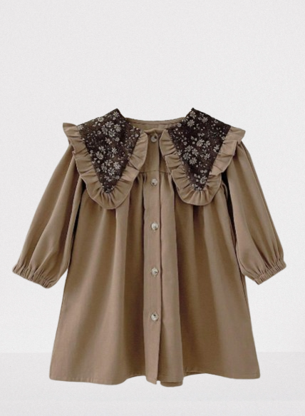 Kinderjurk met Bloemenaccent en Knoopsluiting – Elegant & Speels